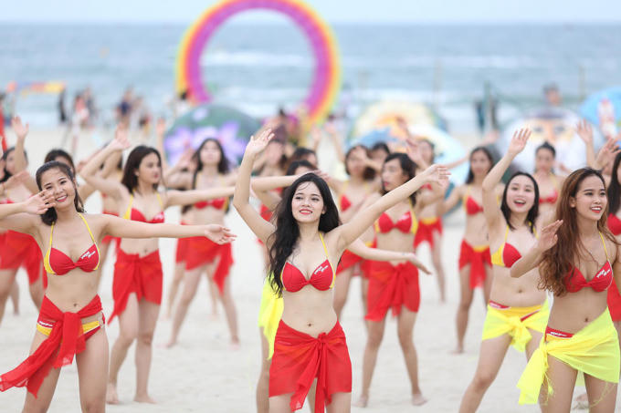 Những cô gái xinh đẹp “đốt mắt” người xem khi phô diễn sắc vóc thanh xuân, tràn đầy sức sống