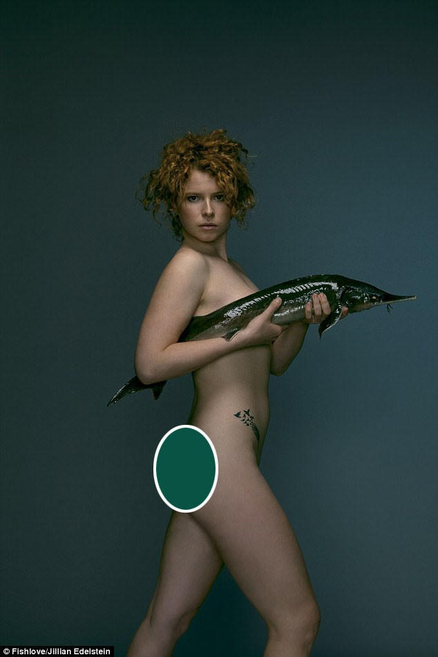 Nữ ca sĩ người Ireland - Jessie Buckley (27 tuổi).