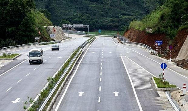 Cao tốc Nội Bài- Lào Cai.