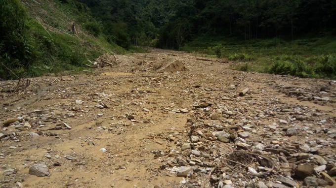 Ruộng canh tác của bà con trở nên hoan hóa, không còn khả năng canh tác.