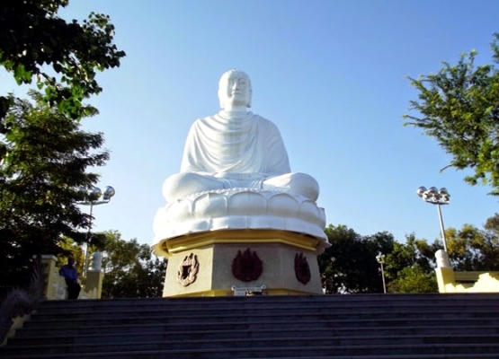 Chùa Long Sơn.