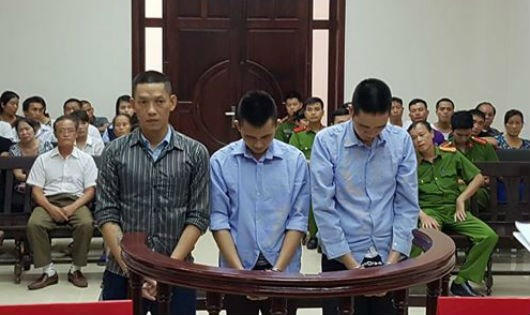Các bị cáo tại tòa. (Ảnh Báo Công lý)
