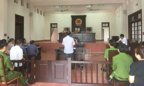 Toàn cảnh phiên tòa.