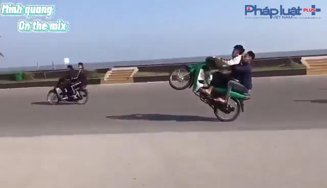 Những pha thể hiện bốc đầu tốc độ cao trên tuyến đường đẹp nhất TP Sầm Sơn.
