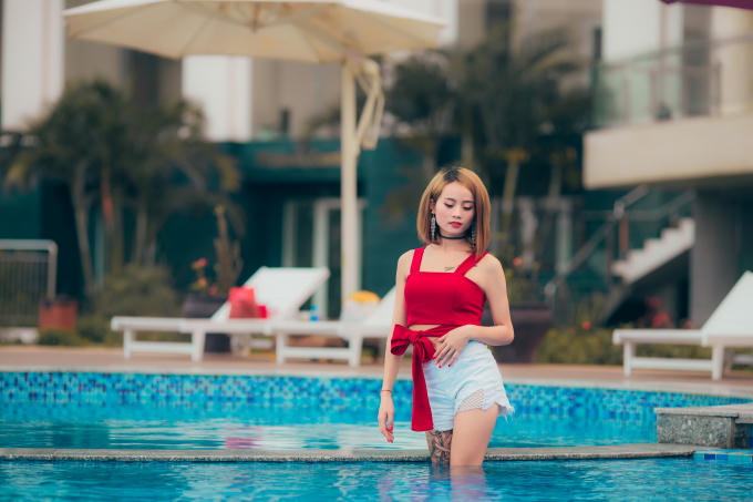 C&ocirc; nàng 9x xứ Quảng m&ecirc; xăm tr&ocirc;̉ khoe vẻ đẹp ngọt ngào