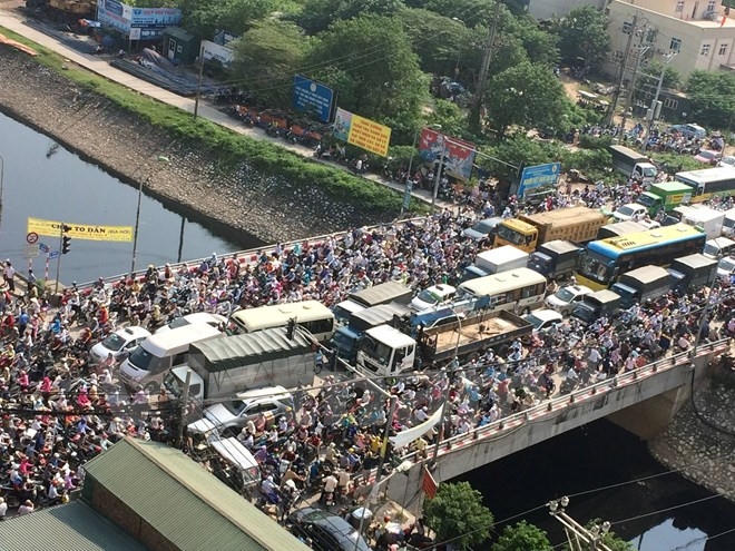 Các phương tiện tham gia giao thông dường như dậm chân tại chỗ.