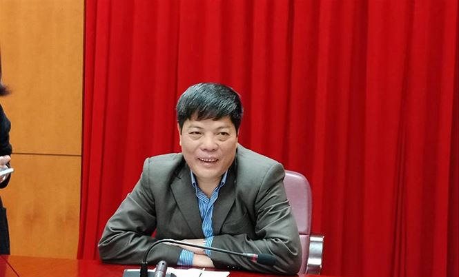 “Bộ trưởng đã có văn bản yêu cầu Vụ Công chức - Viên chức báo cáo trước ngày 21/12. Trên cơ sở đó, Bộ mới có thể kết luận là căn cứ nào, căn cứ vào đâu mà đại diện Bộ Nội vụ phát ngôn như vậy”.   Người phát ngôn Bộ Nội vụ Nguyễn Tiến Thành