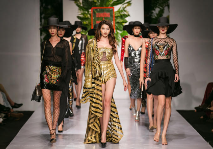 Quỳnh Châu diện đầm xẻ táo bạo trình diễn vedette trong show Lý Giám Tiền