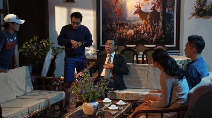 Huỳnh Đ&ocirc;ng: &ldquo;O&aacute;n&rdquo; ra mắt trễ 1 năm v&igrave; ch&uacute;ng t&ocirc;i hết tiền l&agrave;m hậu kỳ