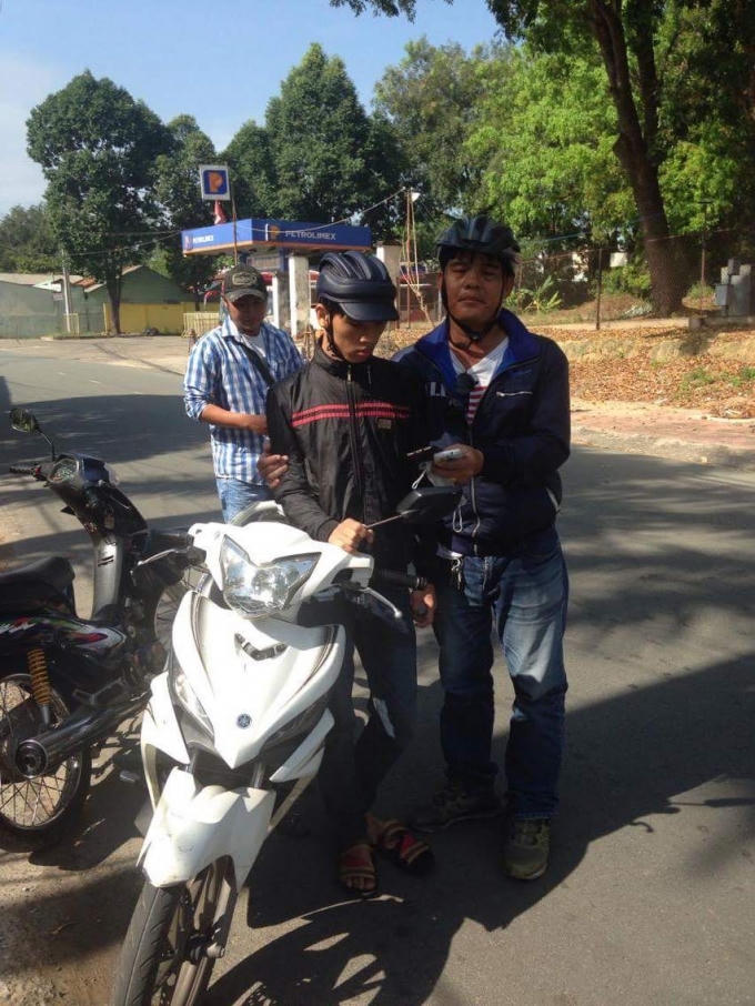 Nghi can Tú lúc bị nhóm hiệp sĩ bắt quả tang.