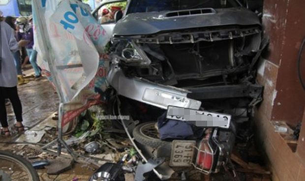 Thông tin chi tiết từ Ủy ban An toàn giao thôn Quốc gia, tai nạn đều trên đường bộ với 30 vụ nhiêm trọng với thiệt hại như trên.