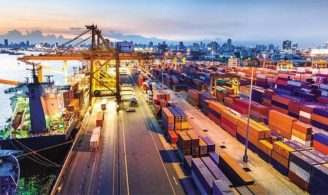 6 tháng đầu năm 2022, tổng kim ngạch xuất, nhập khẩu hàng hóa đạt 371,17 tỷ USD