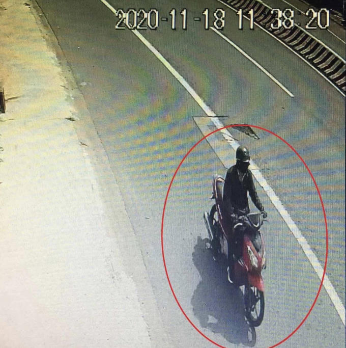 Trích xuất hình ảnh camera an ninh, Công an TX.Bến Cát phát thông báo truy tìm đối tượng, phương tiện liên quan đến vụ cướp ngân hàng (ảnh công an cung cấp)