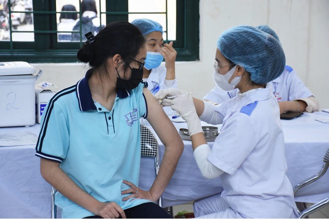 Học sinh từ 12-17 tuổi đã được tiêm vaccine trước khi học trở lại trường học trực tiếp. 