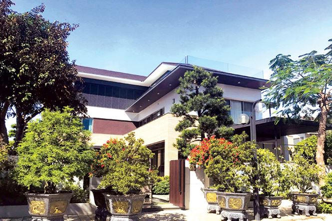Căn biệt thự tại địa chỉ 24-26 đường Hoa Phượng 2, ở làng biệt thự Euro Village (TP Đà Nẵng) được đồn thổi là của Vũ “nhôm” tặng Giám đốc Công an TP Đà Nẵng. Ảnh : Nhâm Thân.
