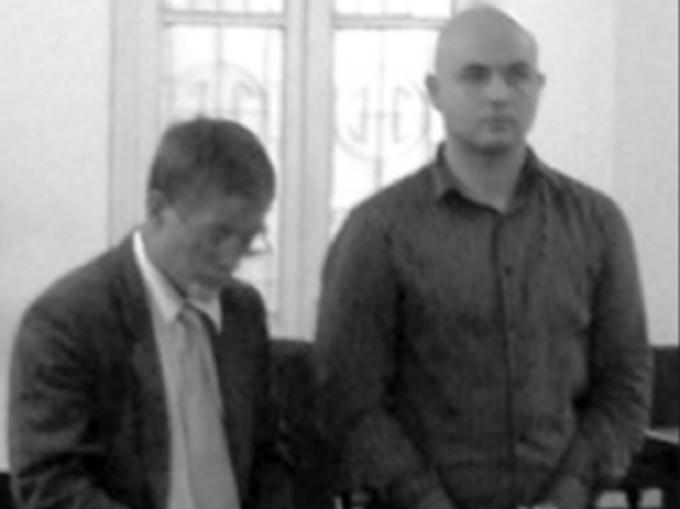 Roman Zmajkovic (bên phải) tại tòa.