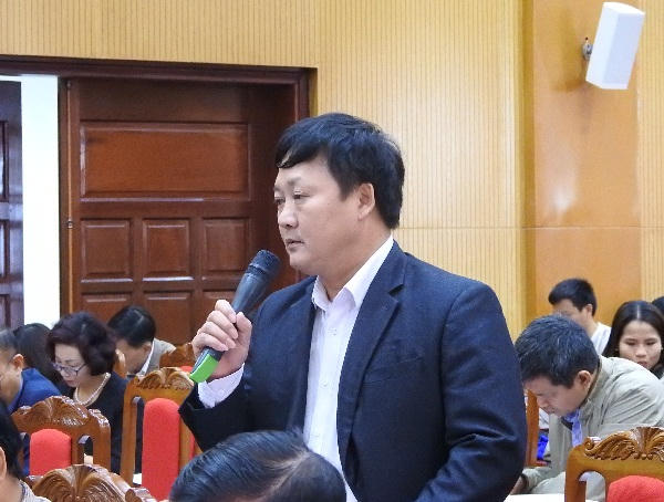 Ông Nguyễn Ngọc Sơn - Phó Chủ tịch UBND huyện Yên Thế trả lời tại buổi họp.