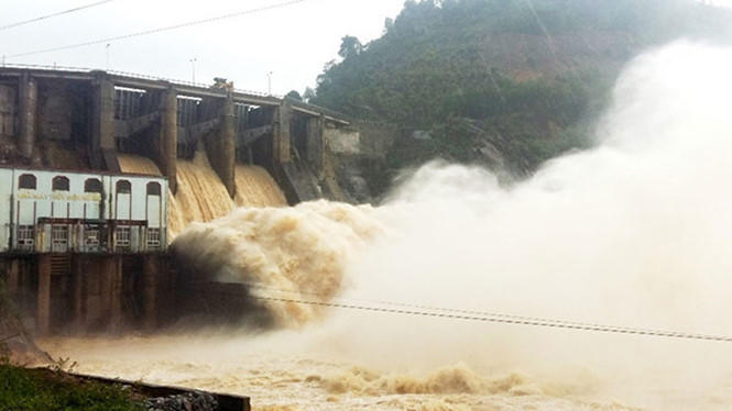 Thuỷ điện Sơn La dừng phát điện, không xả nước về hạ du.
