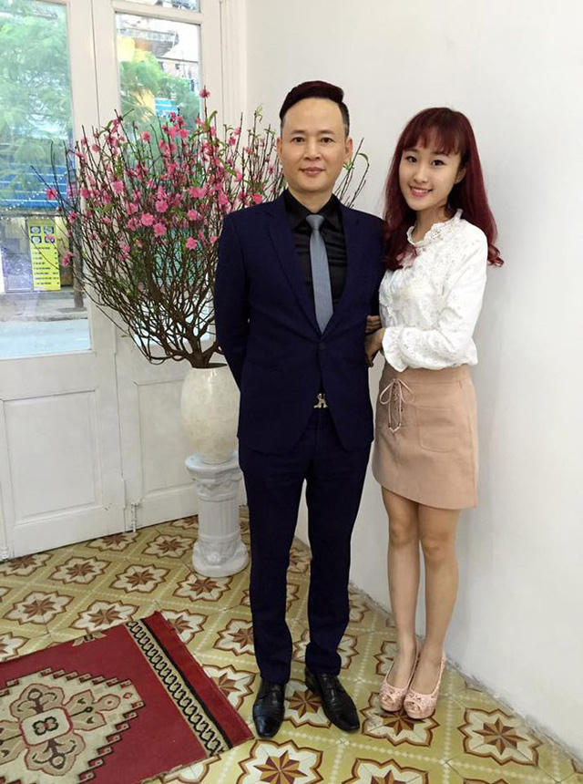 Diễn viên Tùng Dương và cô con gái chung với Hoa Thuý - nữ diễn viên trẻ Thiên Nga.