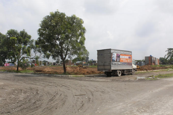 Dự án nhìn phía Tây nam, gần ngay khu dân cư.