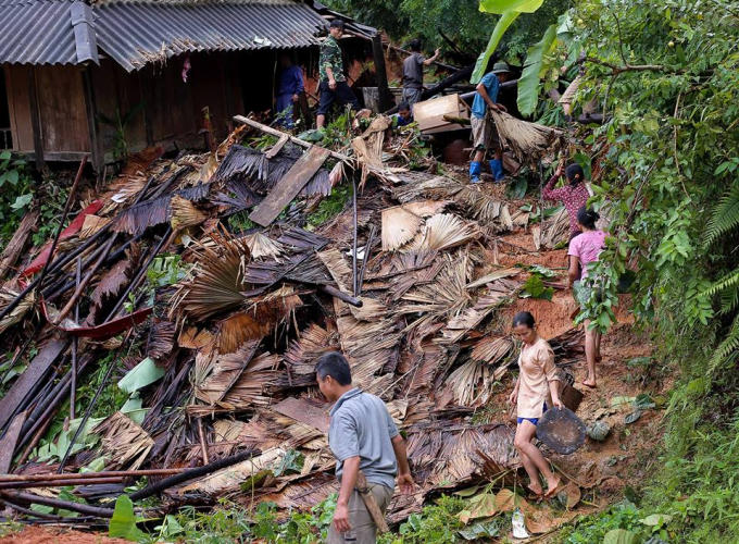 Sau cơn lũ. (tác giả: Mai Thu Trang)