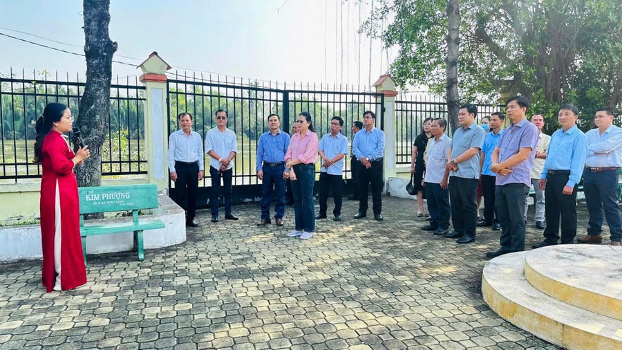 Đoàn công tác xã Châu Thới đã đến viếng, thắp hương tại Khu di tích lịch sử Rạch Già, xã Hưng Long (TP. Hồ Chí Minh) – một “địa chỉ đỏ” trong hệ thống di tích lịch sử cách mạng của Thành phố Hồ Chí Minh.