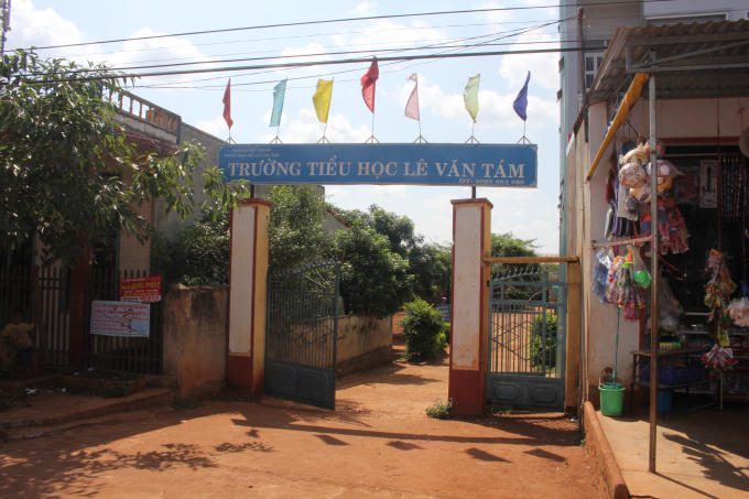Trường tiểu học Lê Văn Tám nơi xảy ra vụ việc