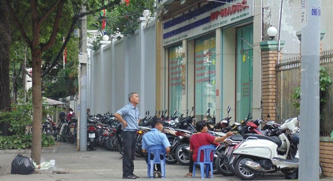 Vỉa hè quận 1 được đề xuất thu phí 100.000 đồng/m2. (Ảnh: VOV)