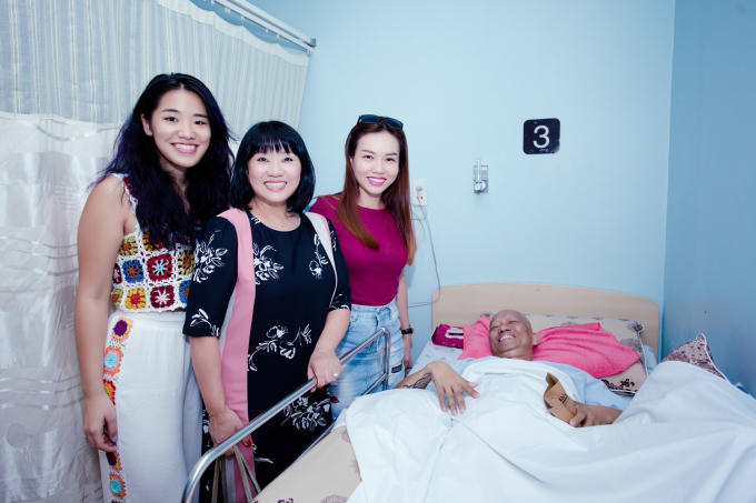 “Vì yêu” với sự góp mặt của các nghệ sĩ như Cẩm Vân, Khắc Triệu, Đàm Vĩnh Hưng, Hoàng Bách, Võ Hạ Trâm, Xuân Nghi, Tuyết Mai,…