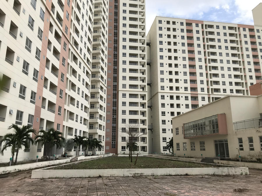 Bên trong Khu tái định cư Bình Khánh, quận 2, Tp.Thủ Đức, Tp.HCM - Ảnh: BM.