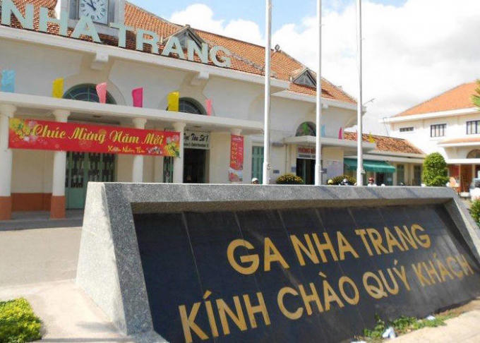 Việc di dời ga Nha Trang đang gây nhiều tranh cãi.