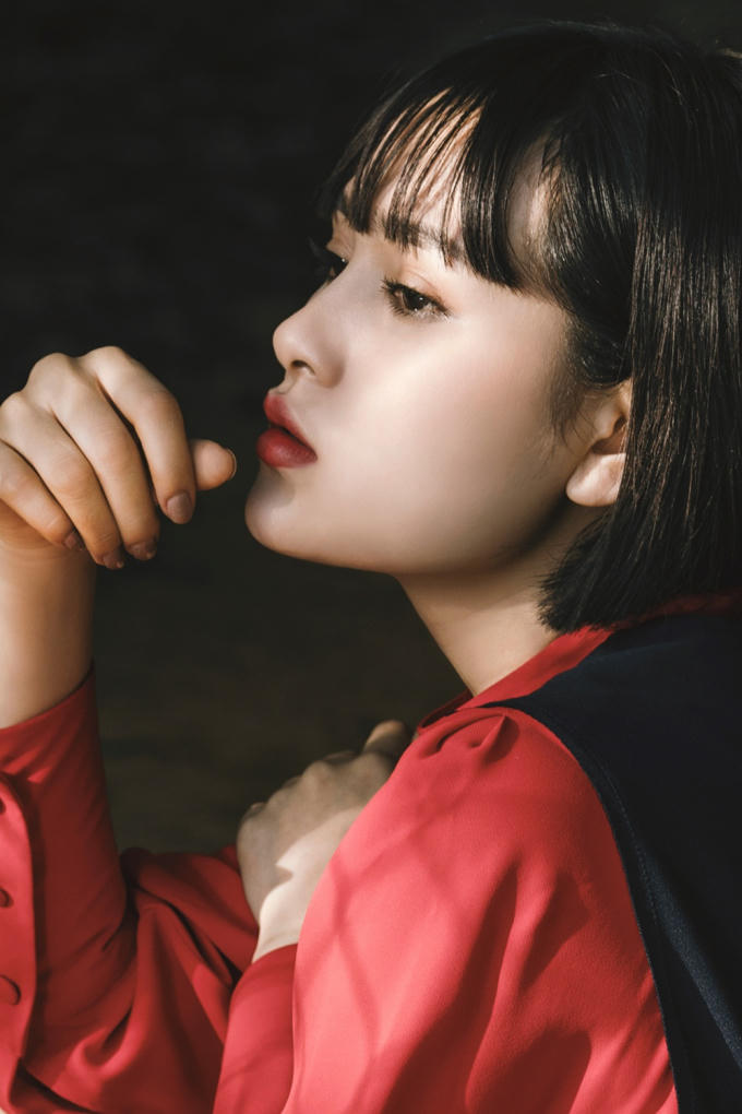 Sau gi&ocirc;ng b&atilde;o, Hiền Hồ đ&atilde; c&oacute; MV đầu tay c&aacute;n mốc 1 triệu lượt view