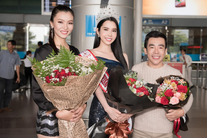 Huỳnh Vy đẹp rạng rỡ, đội vương miện Miss Tourism Queen Worldwide 2018 trở về nước