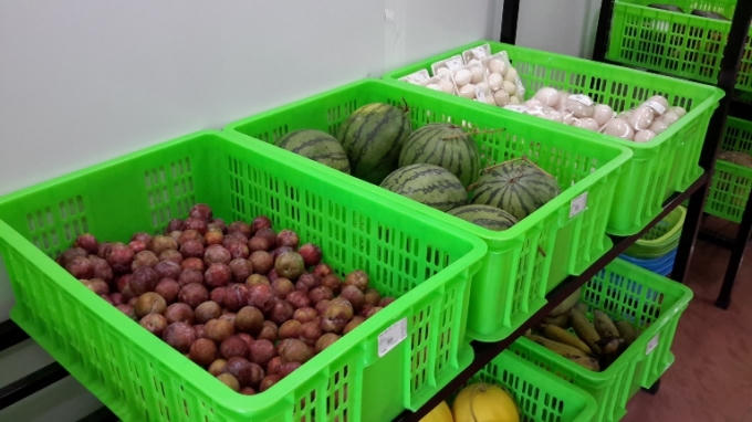 Các sản phẩm được bày bán tại cửa hàng.