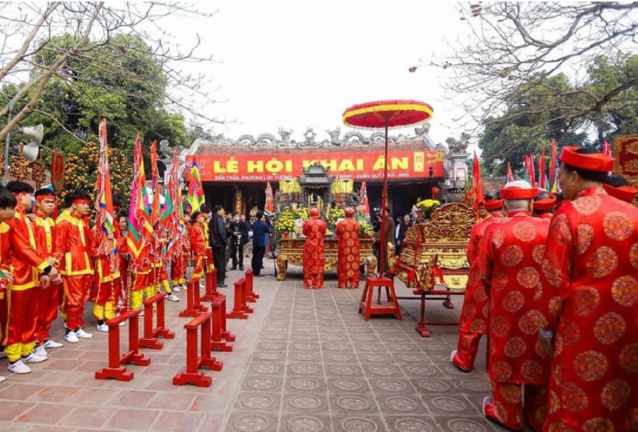 Lễ phát ấn đền Trần trước đây. Ảnh IT