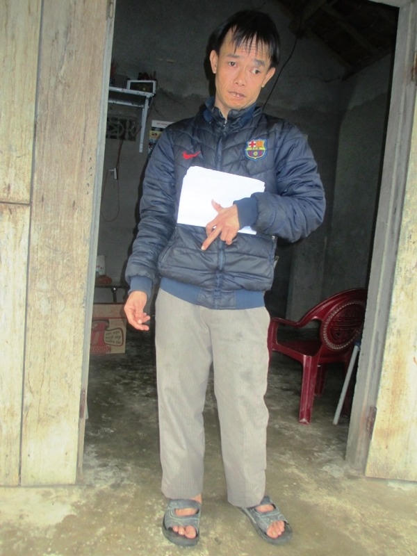 Anh Dương mang nỗi đau chất độc da cam rồi còn phải nuôi con máu trắng.