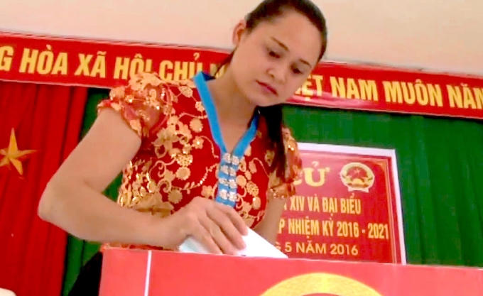 Nghệ An: H&agrave;ng ngh&igrave;n cử tri v&ugrave;ng bi&ecirc;n