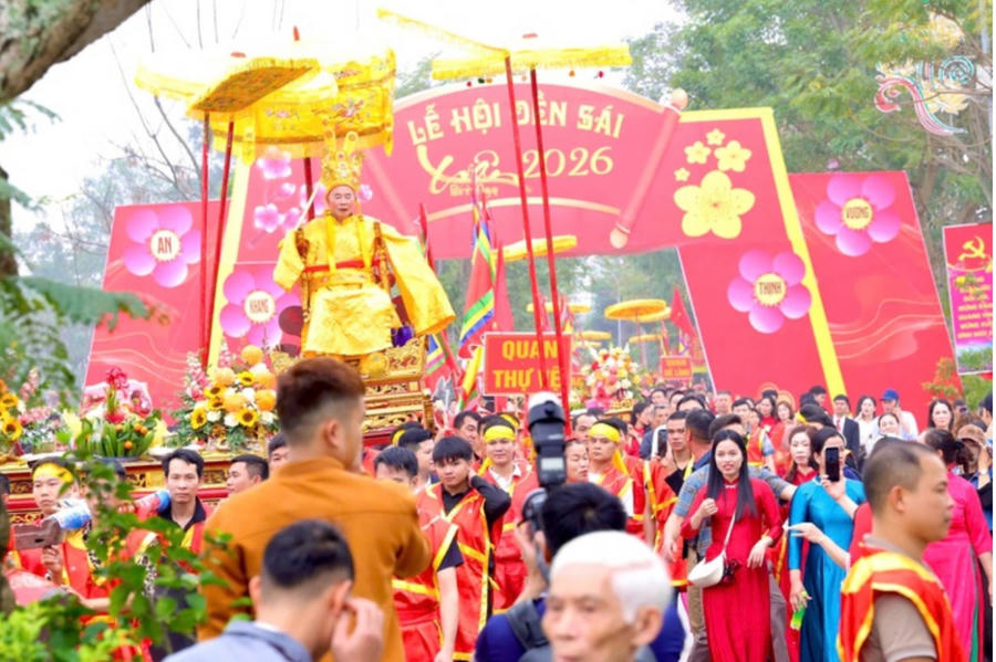 Lễ hội Đền Sái gắn liền với huyền thoại Đức Thánh Huyền Thiên Trấn Vũ giúp vua Thục Phán An Dương Vương trừ diệt tinh gà trắng (Bạch Kê Tinh) để xây thành Cổ Loa.