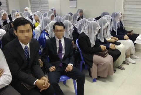 Các thành viên tại một cơ sở Hội thánh của đức Chúa Trời.