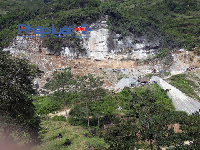 Nhiều máy móc vẫn hoạt động tại thôn Cốc Pú, xã Nàn Ma. (Ảnh: P.G. H).