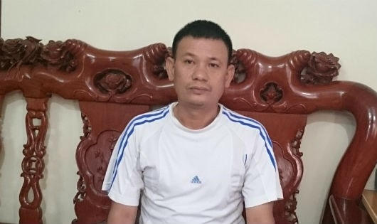 Ông Lê Văn Thu trao đổi sự việc với phóng viên.