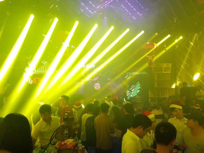 G8 một CLB bia nhưng mở cửa đến 2h sáng.