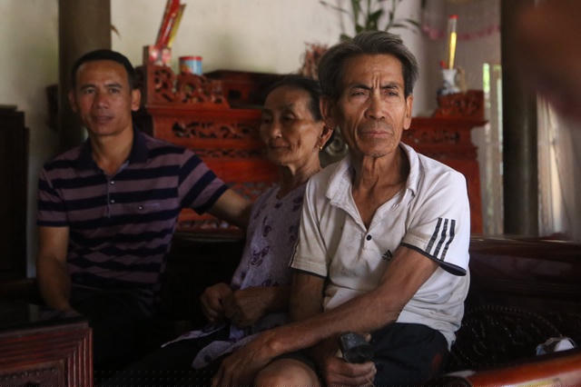 Ông Trần Ngọc Chinh đòi VKSND tỉnh Vĩnh Phúc bồi thường số tiền gần 12 tỷ 870 triệu đồng vì bị hàm oan nhưng sau 37 năm mới được xin lỗi, cải chính công khai (Ảnh: Nguyễn Trường).