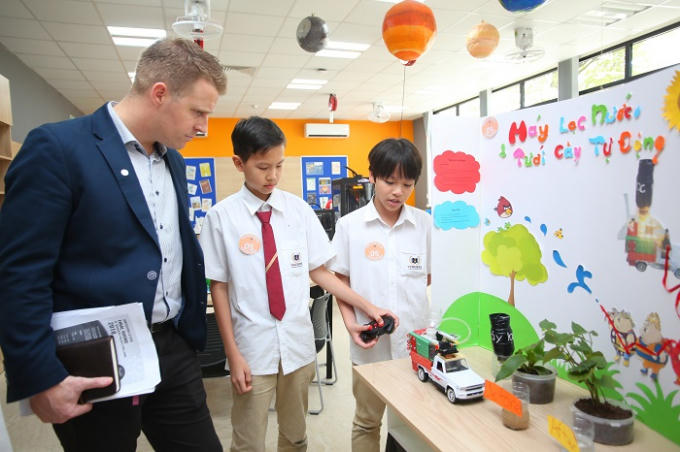 Kh&aacute;m ph&aacute; kh&ocirc;ng gian s&aacute;ng chế hiện đại của học sinh Vinschool