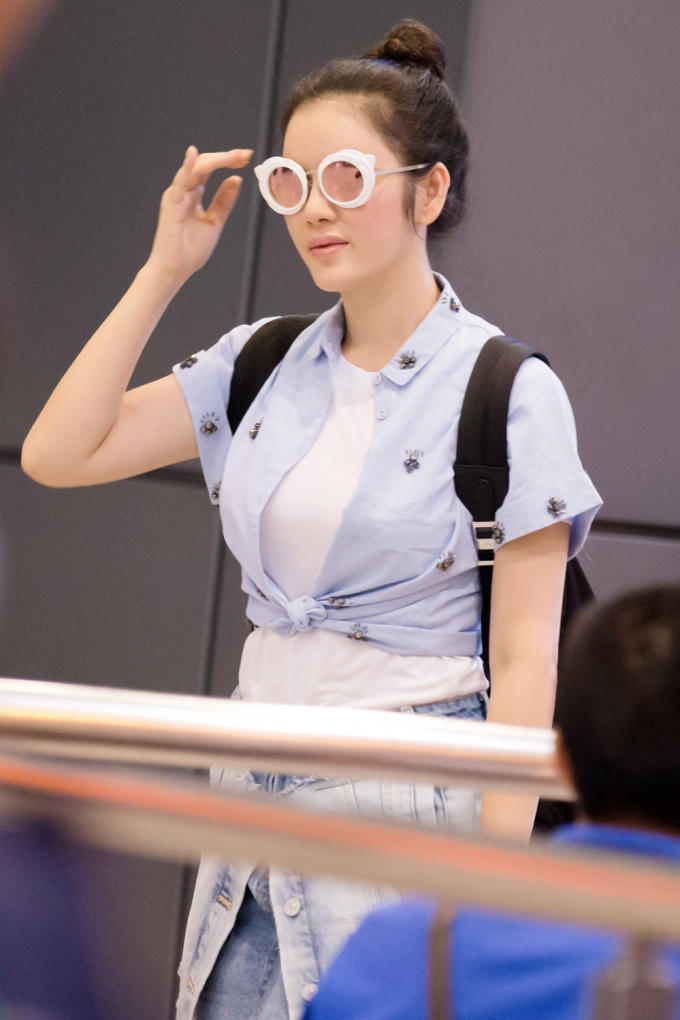 Đêm qua Lý Nhã Kỳ đã đáp máy bay về nước.