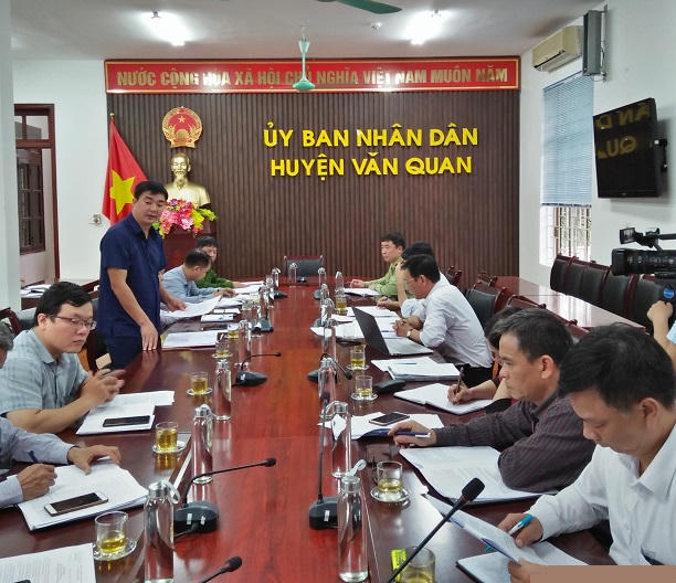 Đoàn kiểm tra, giám sát làm việc với Ban Chỉ đạo liên ngành VSATTP huyện Văn Quan.