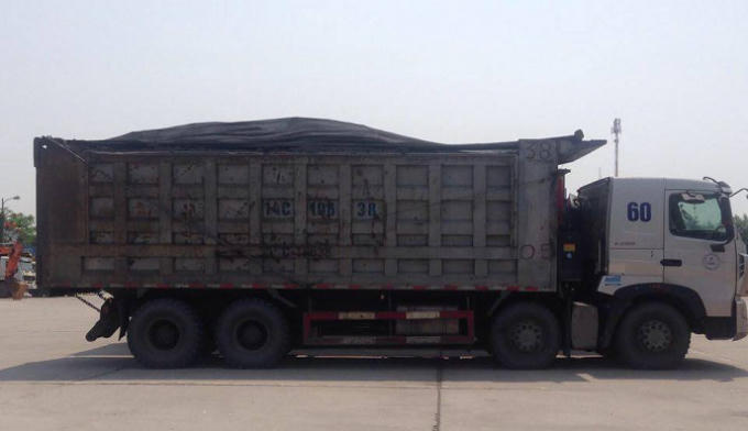 Các phương tiện có dấu hiệu vi phạm chở quá tải, quá khổ.