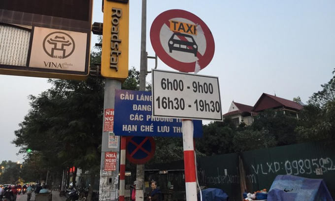 antd-cam_taxi_hoat_dong