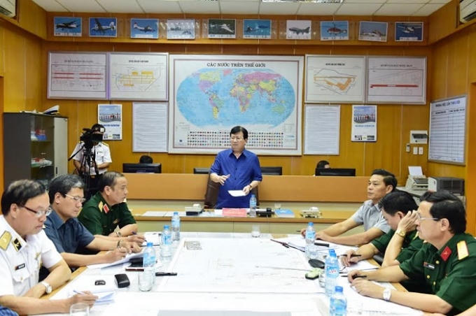 Phó Thủ tướng Chính phủ Trịnh Đình Dũng đã làm việc với Sở Chỉ huy công tác cứu nạn của Bộ Quốc phòng về vụ máy bay mất tích xảy ra gần đây.