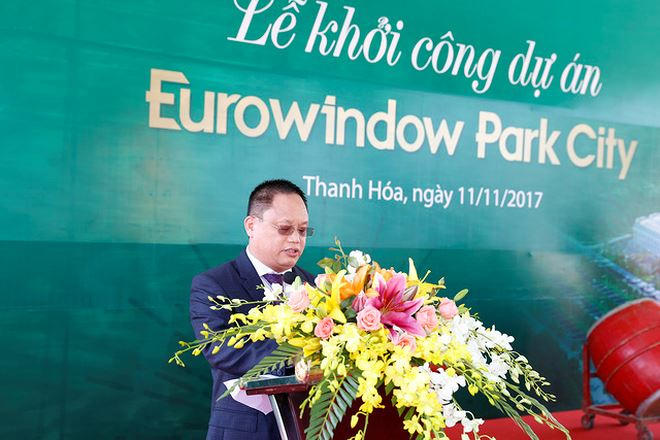 Ông Nguyễn Cảnh Hồng – Chủ tịch Công ty cổ phần Đầu tư Tổ hợp Thương mại Melinh PLAZA Thanh Hóa phát biểu tại buổi lễ khởi công dự án.